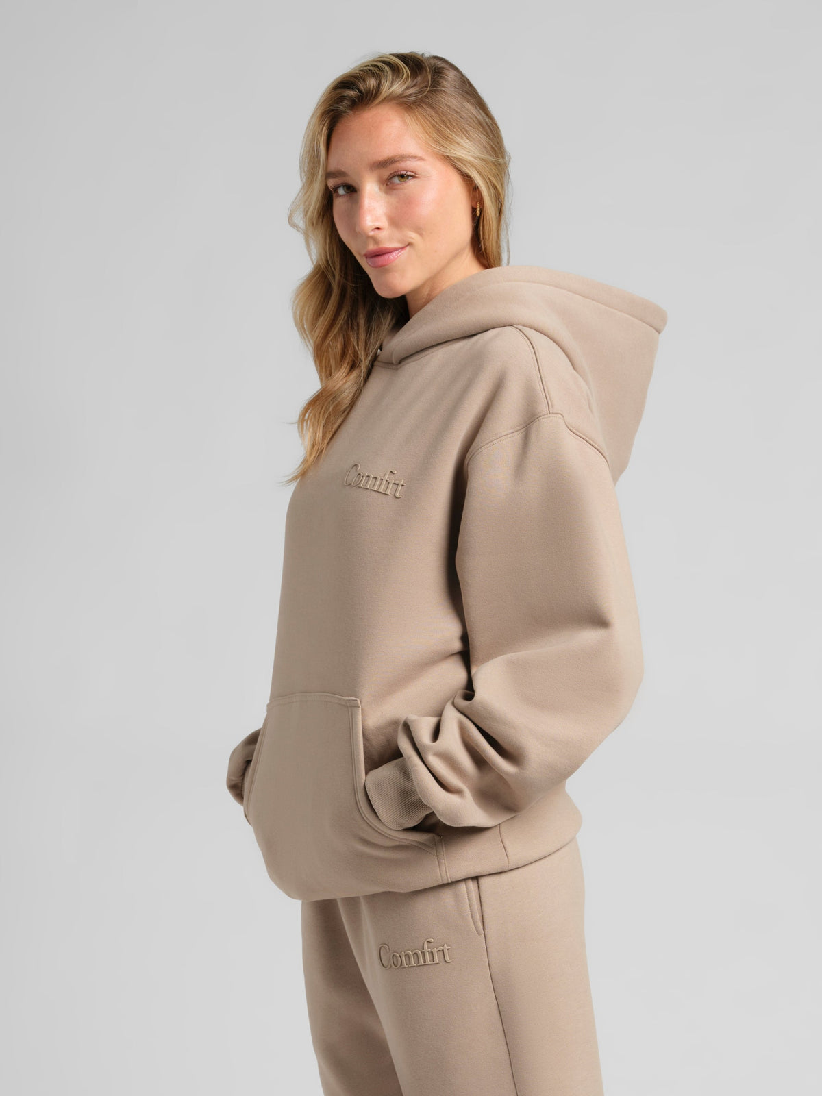Minimalist Hoodie – Mega