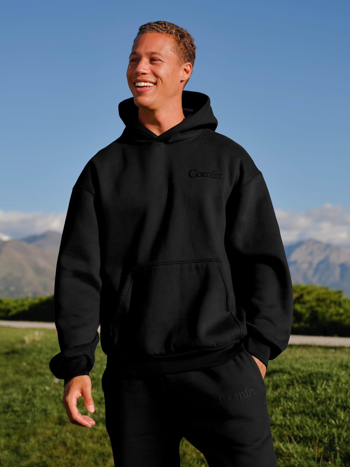 Minimalist Hoodie – Mega