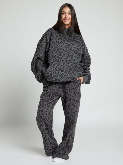 Minimalist Hoodie – Mega