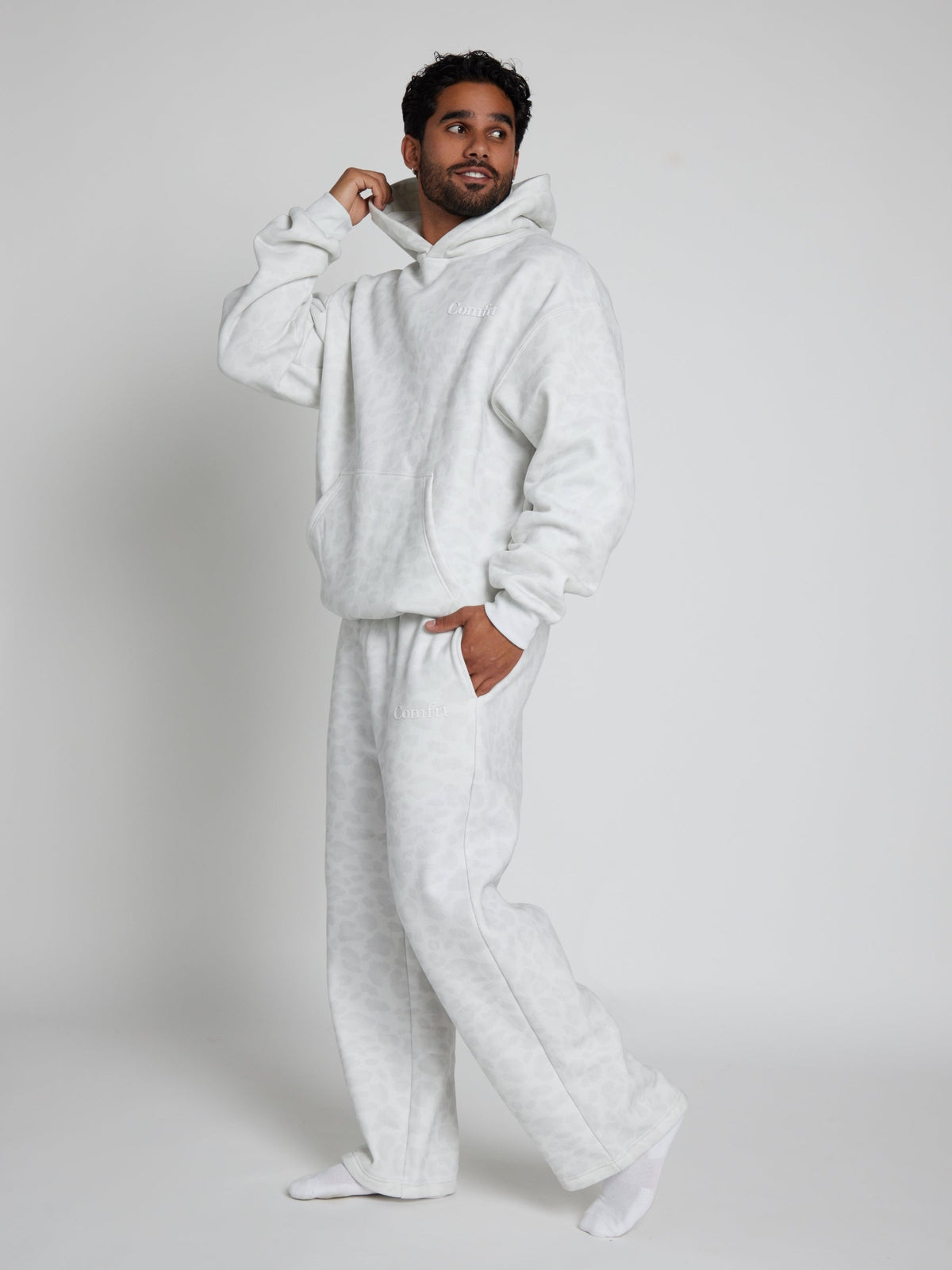 Minimalist Hoodie – Mega
