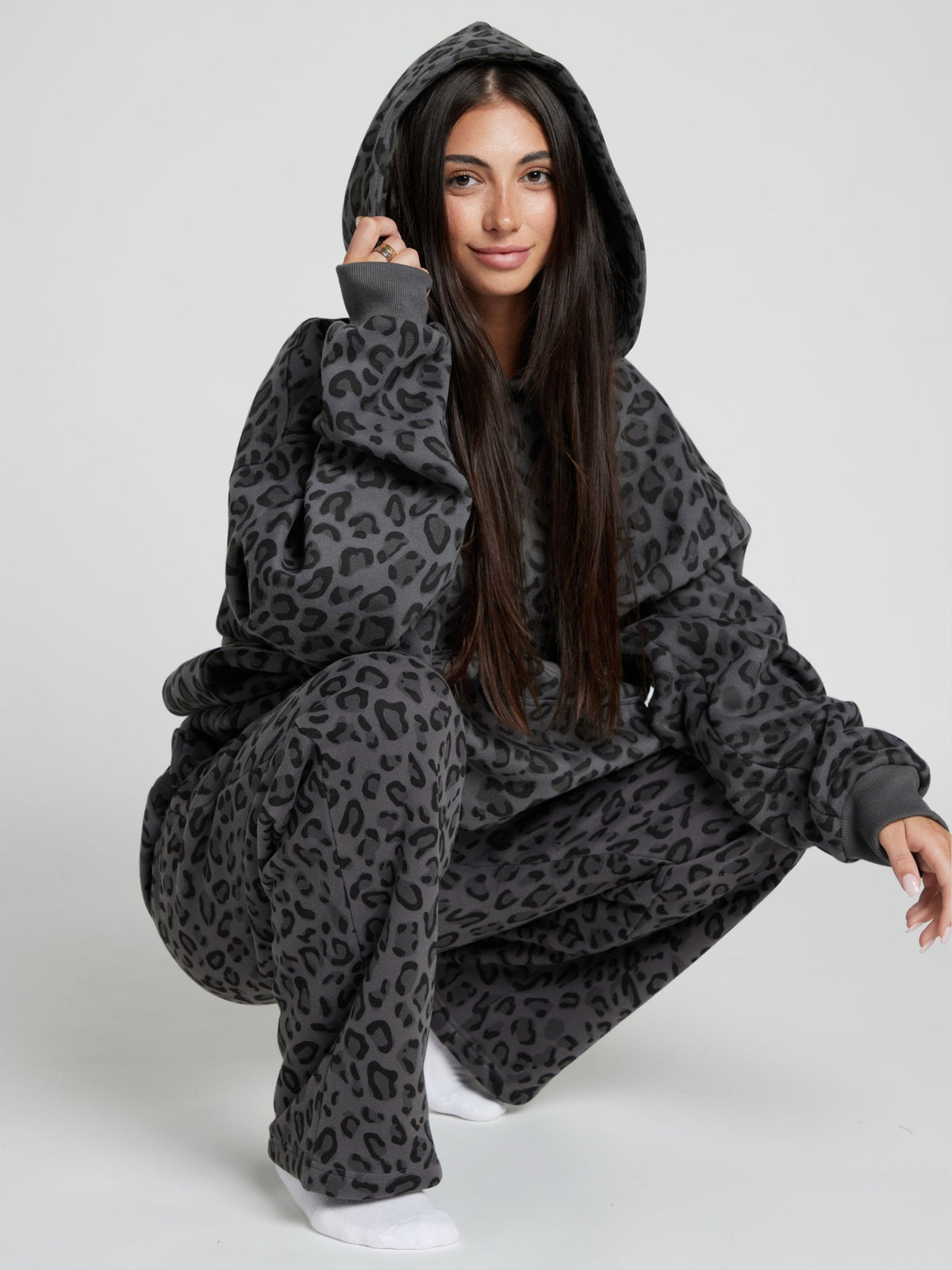 Minimalist Hoodie – Mega