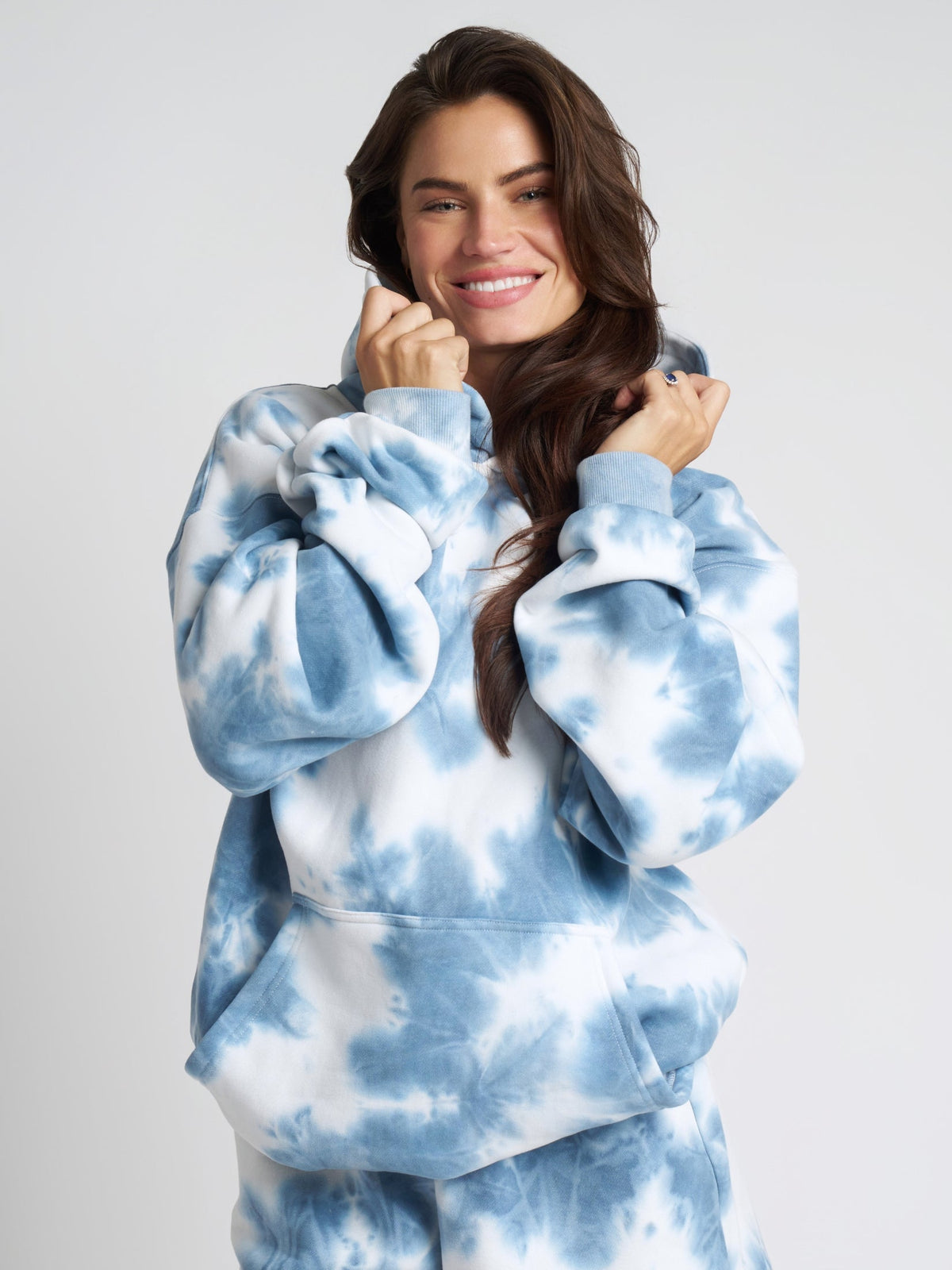 Minimalist Hoodie – Mega
